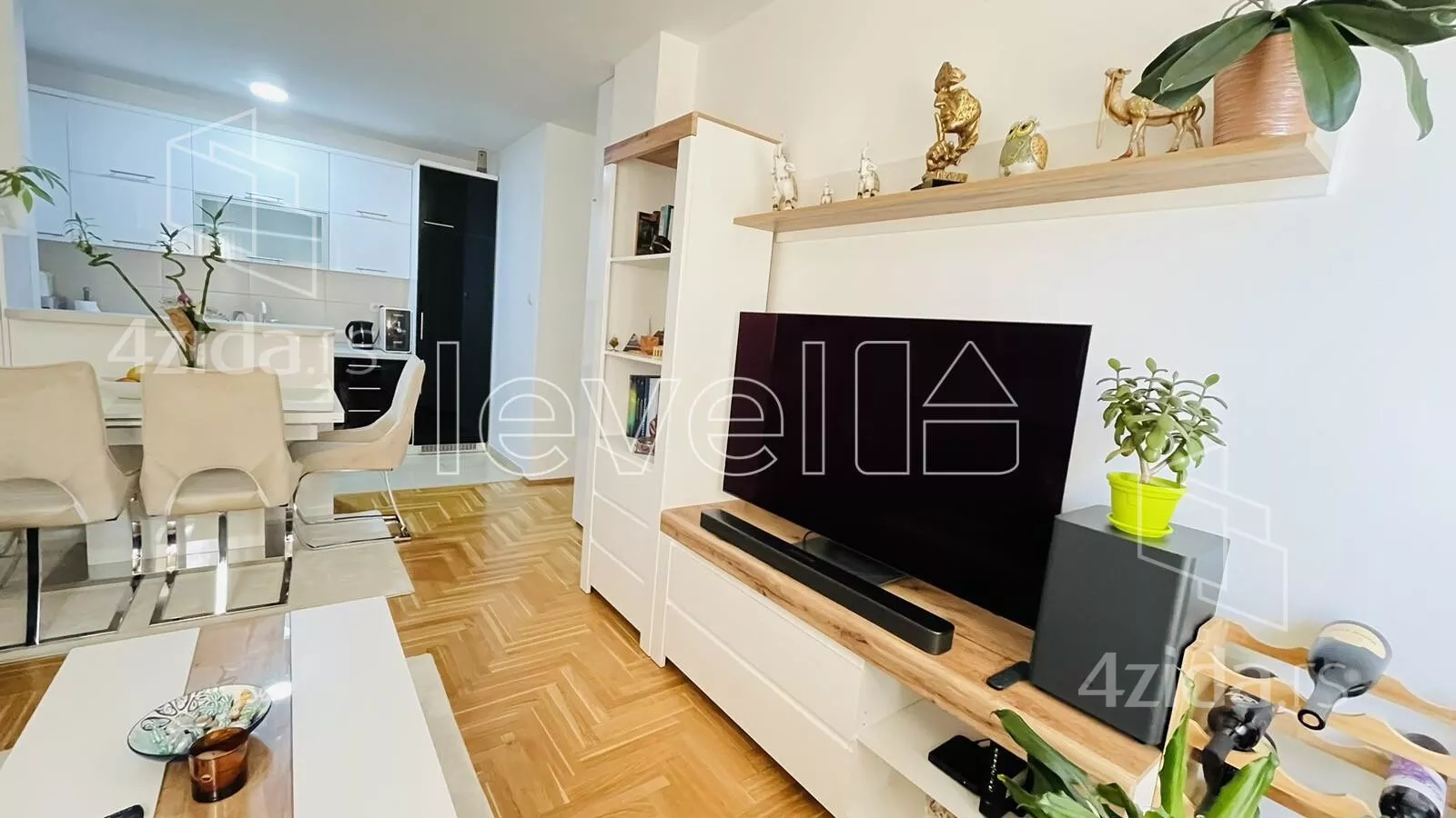 Dvoiposoban stan | 4zida