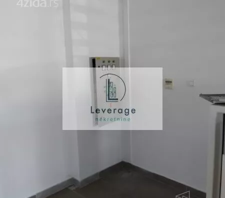 Lokal | 4zida