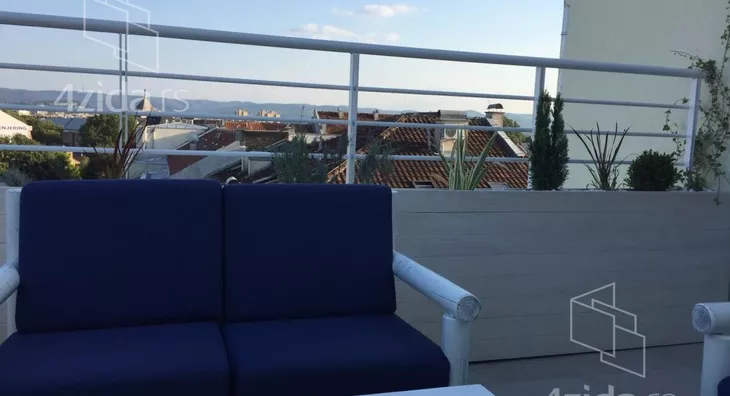 Šestosoban stan | 4zida