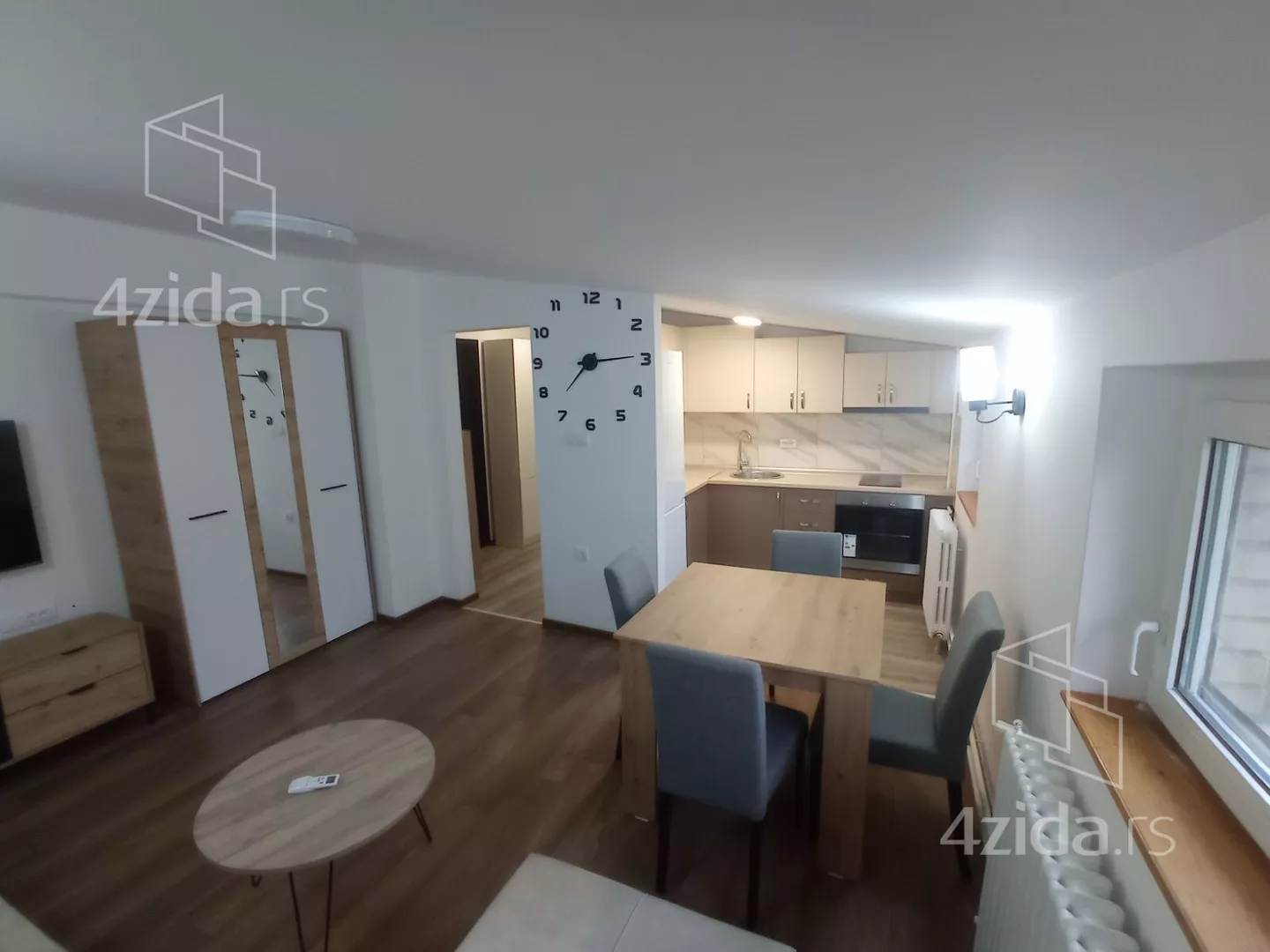 Jednoiposoban stan | 4zida