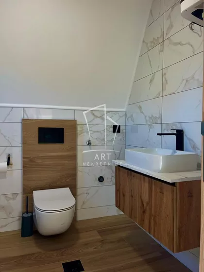 Kragujevački oktobar | 4zida.rs