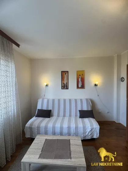 BULEVAR CARA LAZARA | 4zida.rs