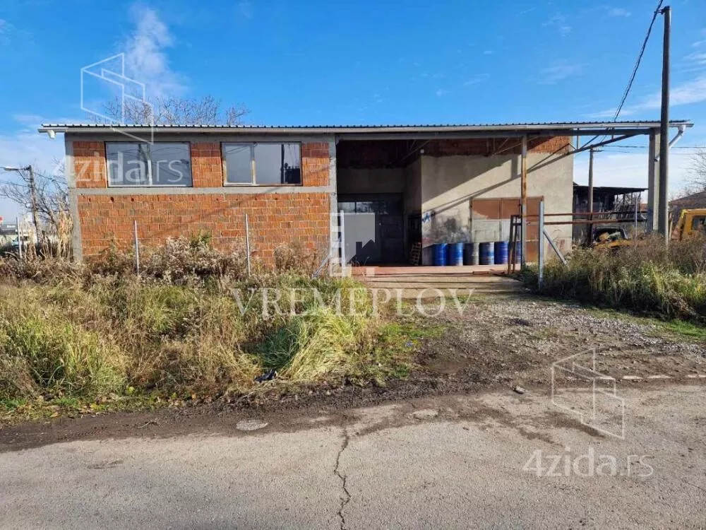 Poslovna zgrada | 4zida