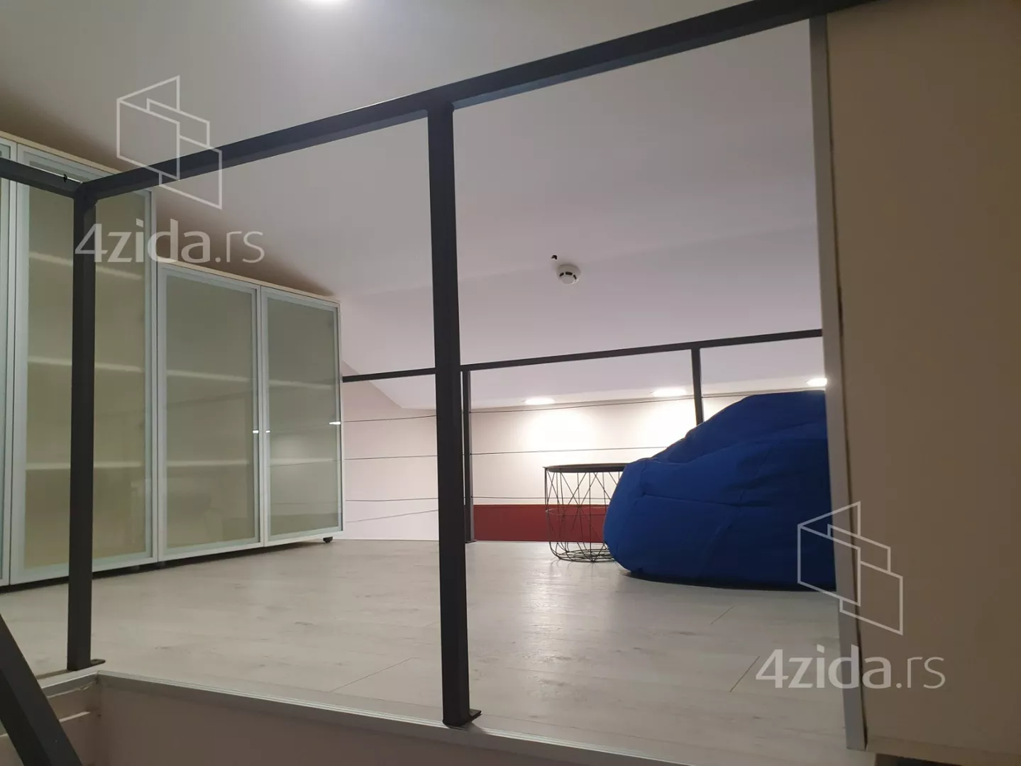 Lokal | 4zida