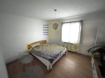 Surčin (mesto) | 4zida.rs