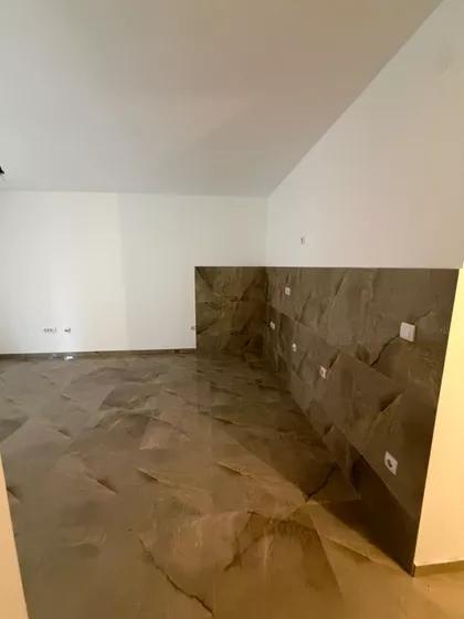 Obilićeva 102 | 4zida.rs