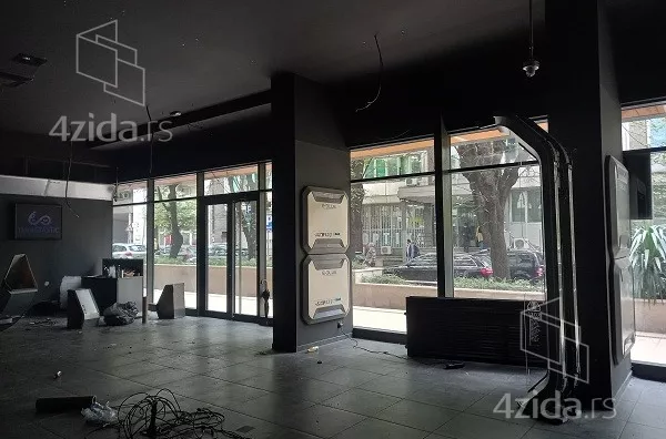 Lokal | 4zida