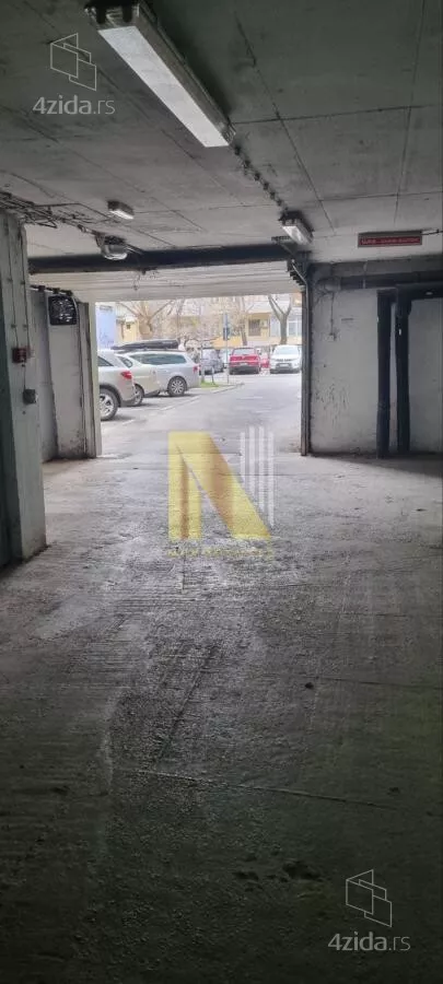 Parking | 4zida