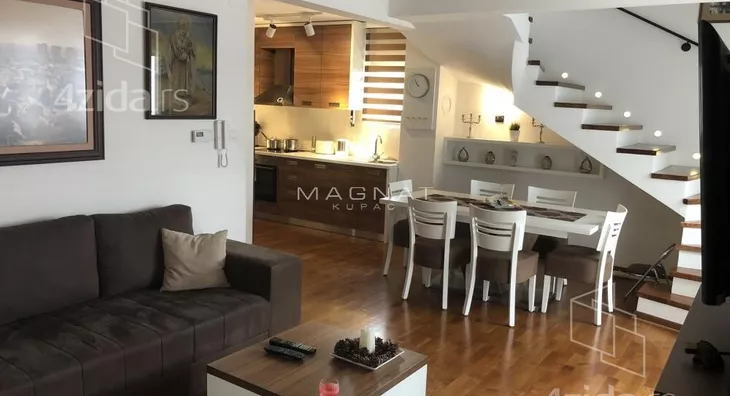 Četvoroiposoban stan | 4zida