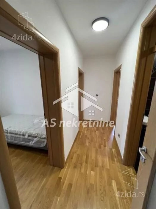 Četvoroiposoban stan | 4zida