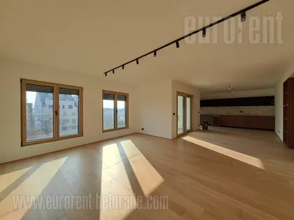 CRVENI KRST | 4zida.rs