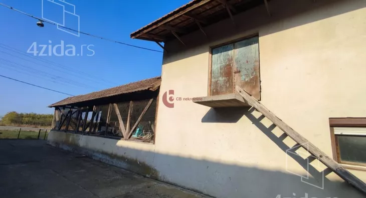 Poslovna zgrada | 4zida