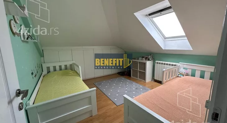 Petosoban stan | 4zida