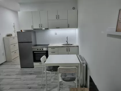 Futoška 65 | 4zida.rs