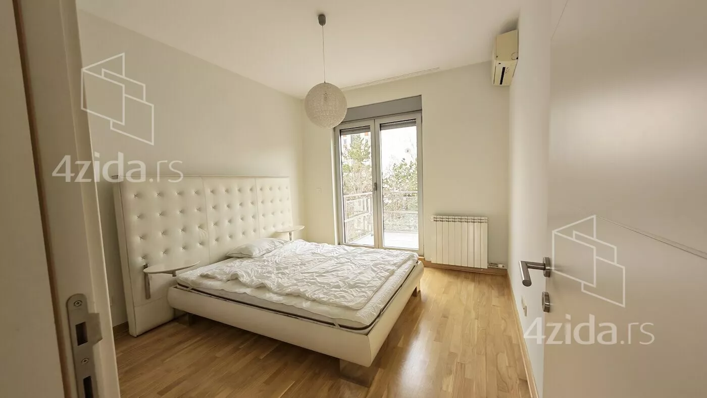 Četvoroiposoban stan | 4zida