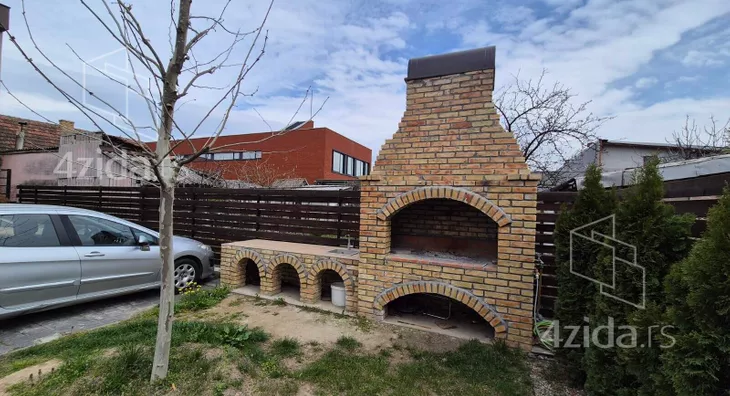 Poslovna zgrada | 4zida