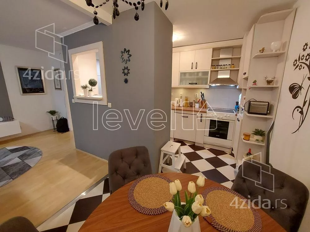 Troiposoban stan | 4zida