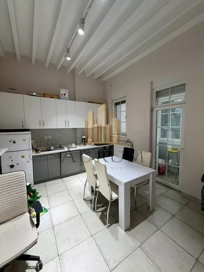 Milana Kašanina | 4zida.rs