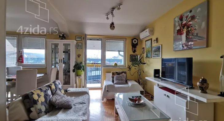 Dvoiposoban stan | 4zida