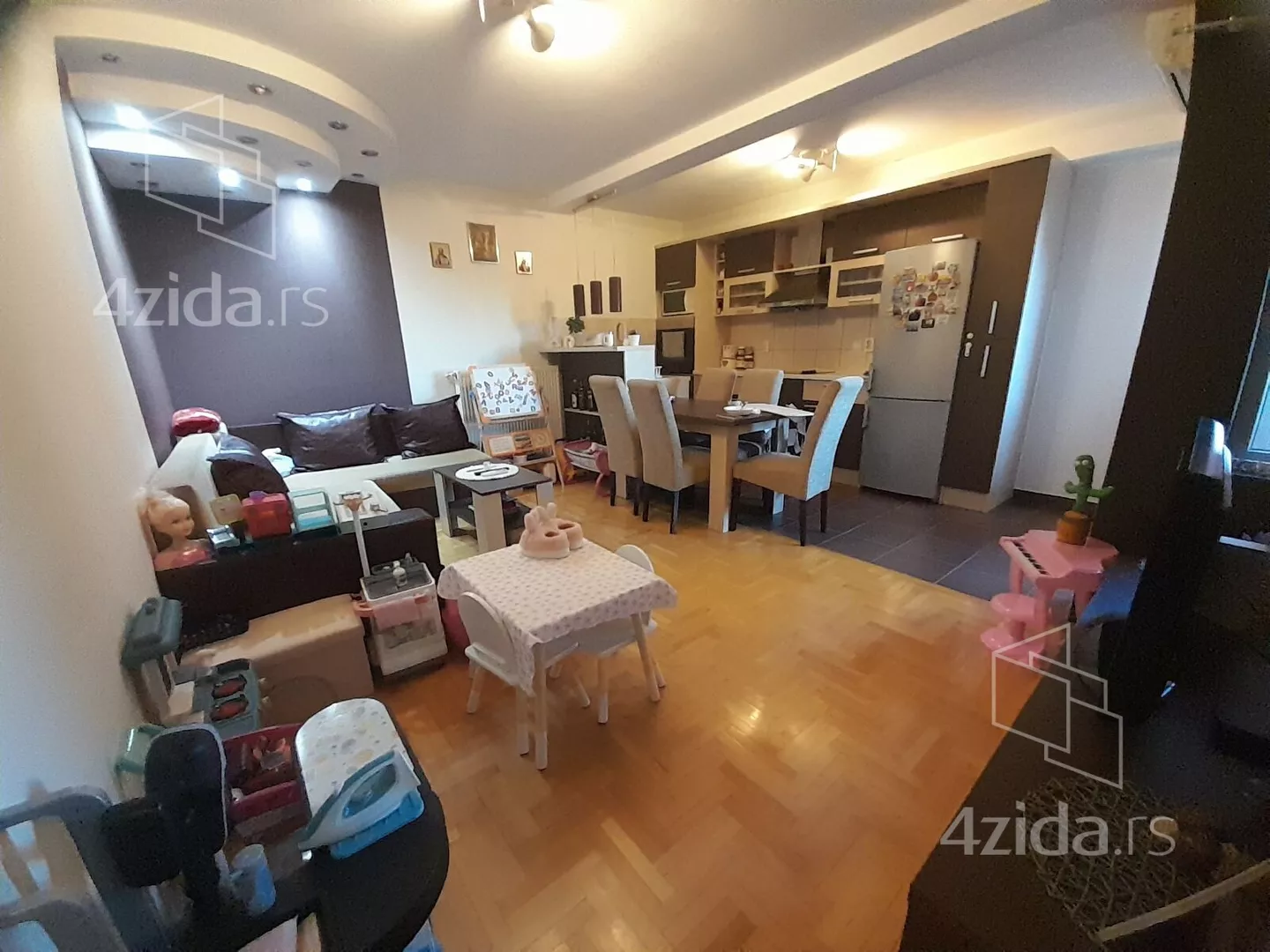 Dvoiposoban stan | 4zida