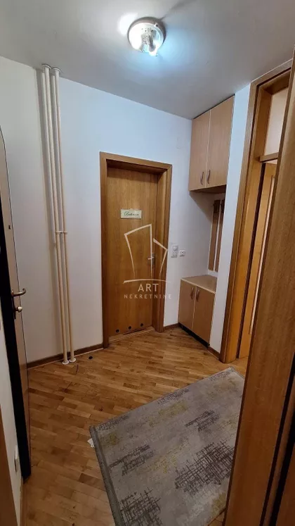 Jovana Ćirilova | 4zida.rs