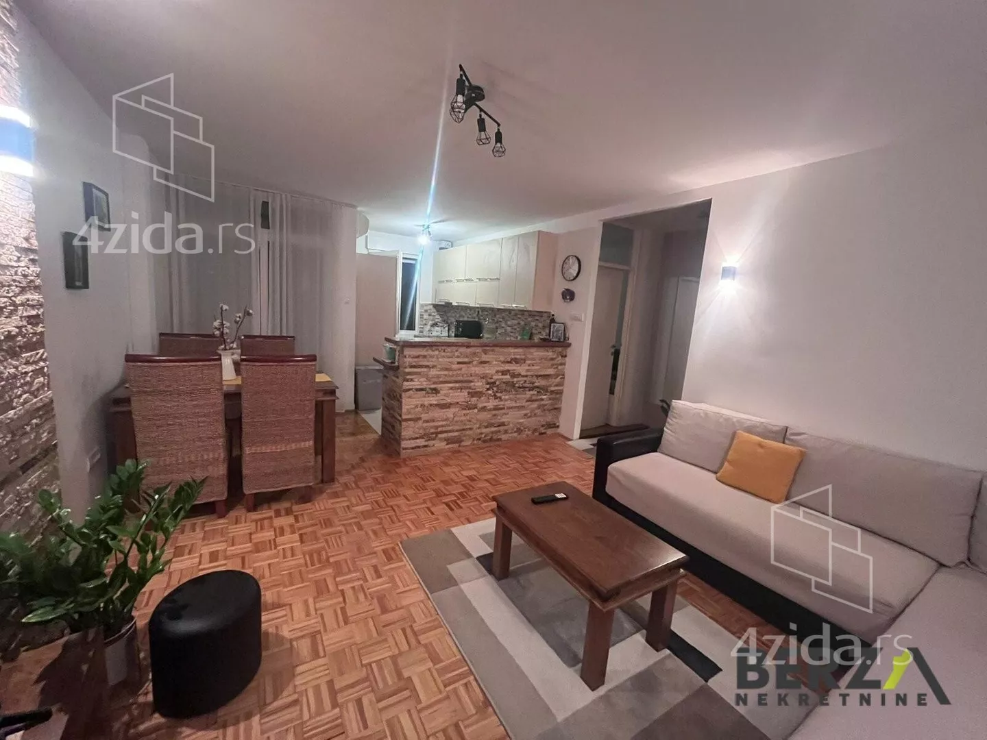 Dvoiposoban stan | 4zida