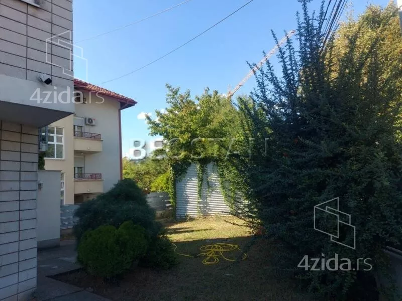 Šestosoban stan | 4zida