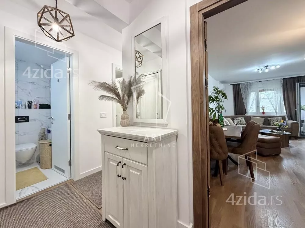 Troiposoban stan | 4zida