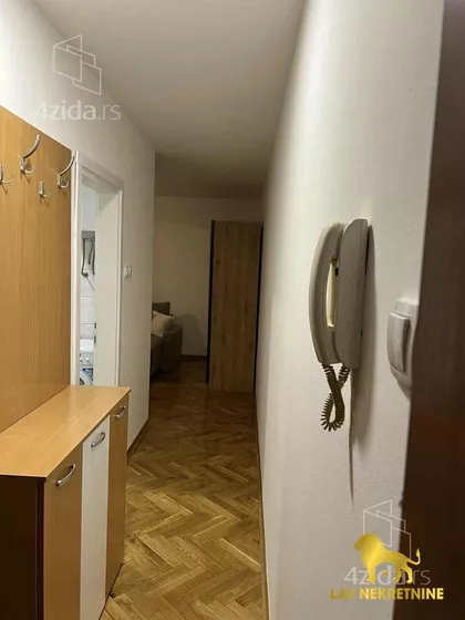ŽELEZNIČKA | 4zida.rs