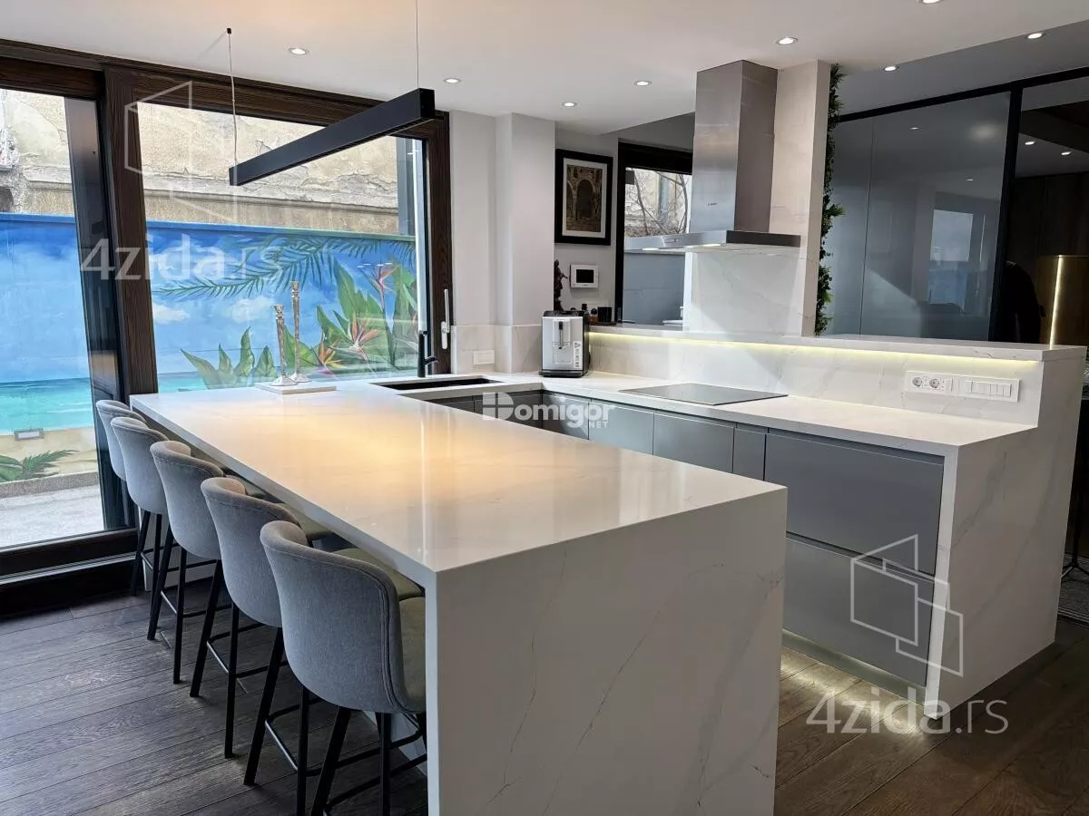 Četvoroiposoban stan | 4zida