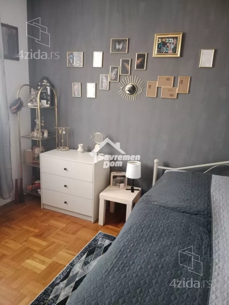 Šestosoban stan | 4zida