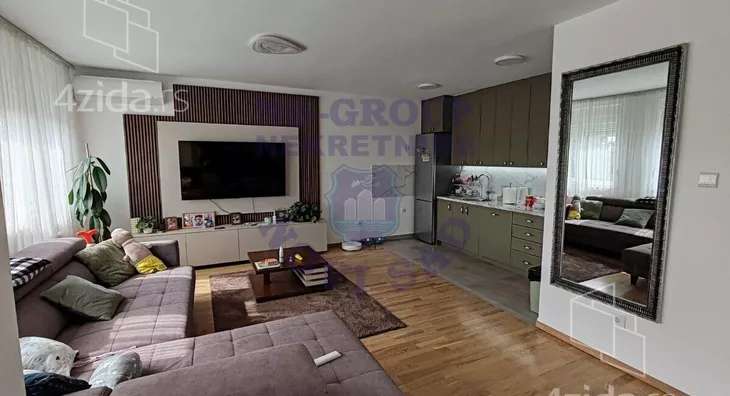 Petosoban stan | 4zida