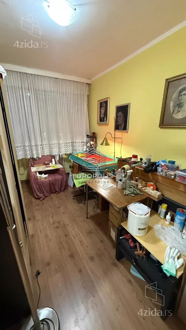 Troiposoban stan | 4zida