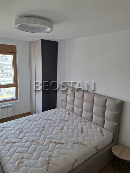 Tadije Sondermajera | 4zida.rs