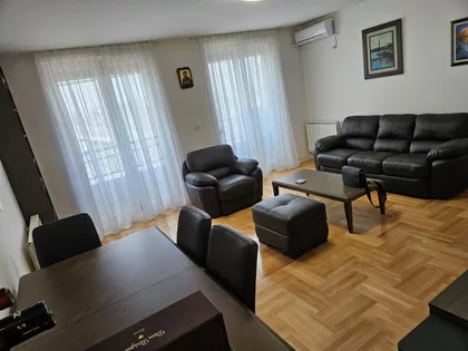 Petra Jovanovića | 4zida.rs