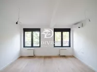 Sedmosoban stan | 4zida