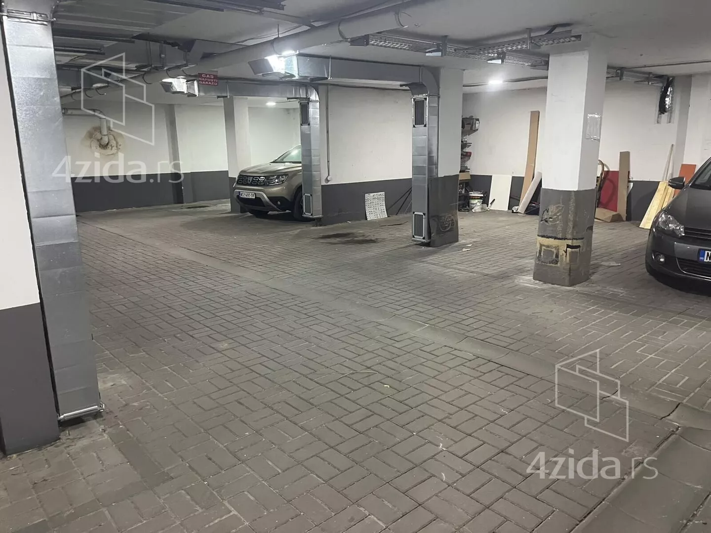 Garaža | 4zida