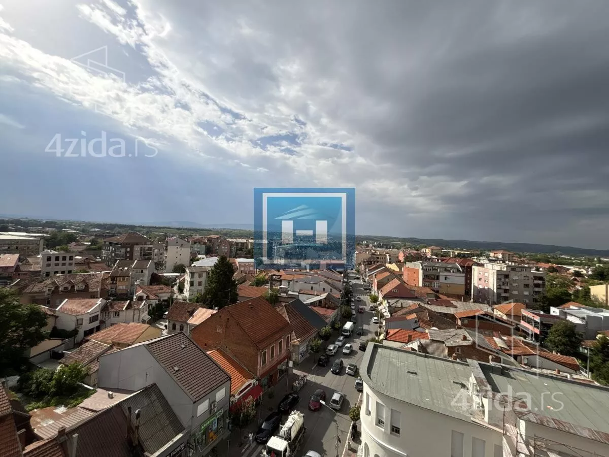 Šestosoban stan | 4zida