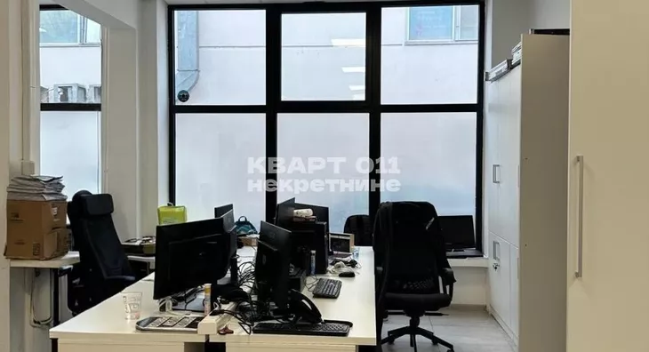 Poslovna zgrada | 4zida