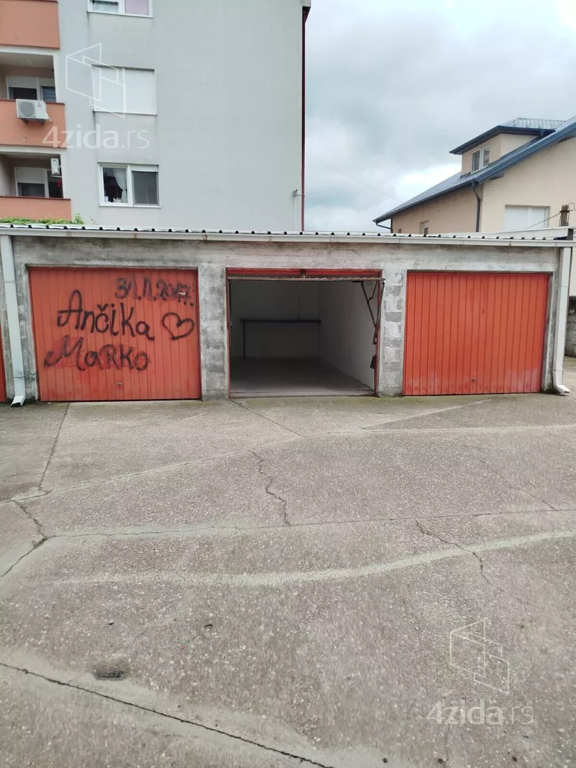 Garaža | 4zida