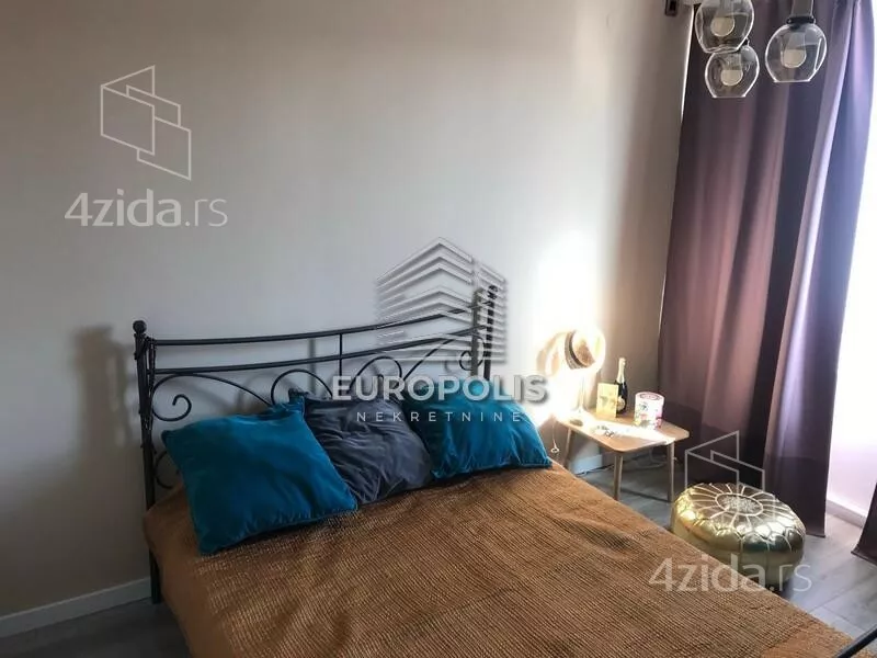 Četvoroiposoban stan | 4zida