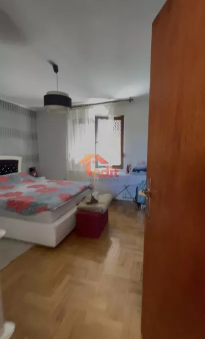 Crveni Krst | 4zida.rs