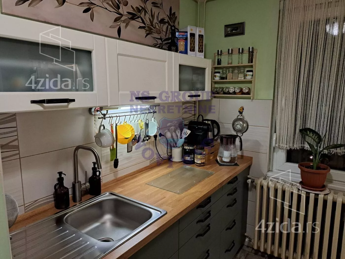 Troiposoban stan | 4zida