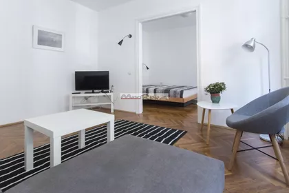 Kalenić pijaca | 4zida.rs