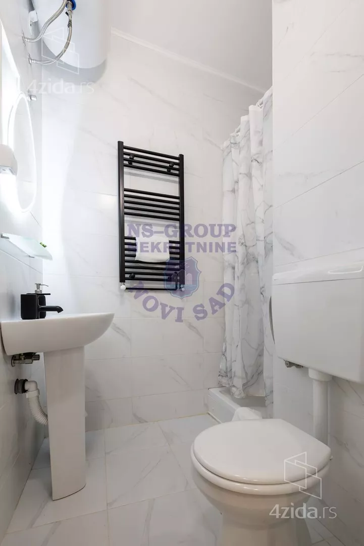 Sedmosoban stan | 4zida