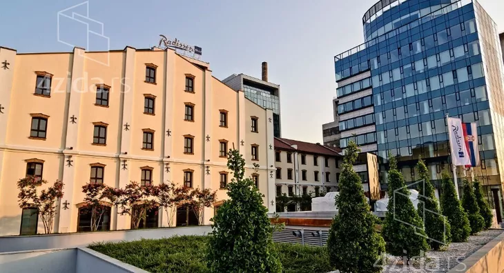 Poslovna zgrada | 4zida