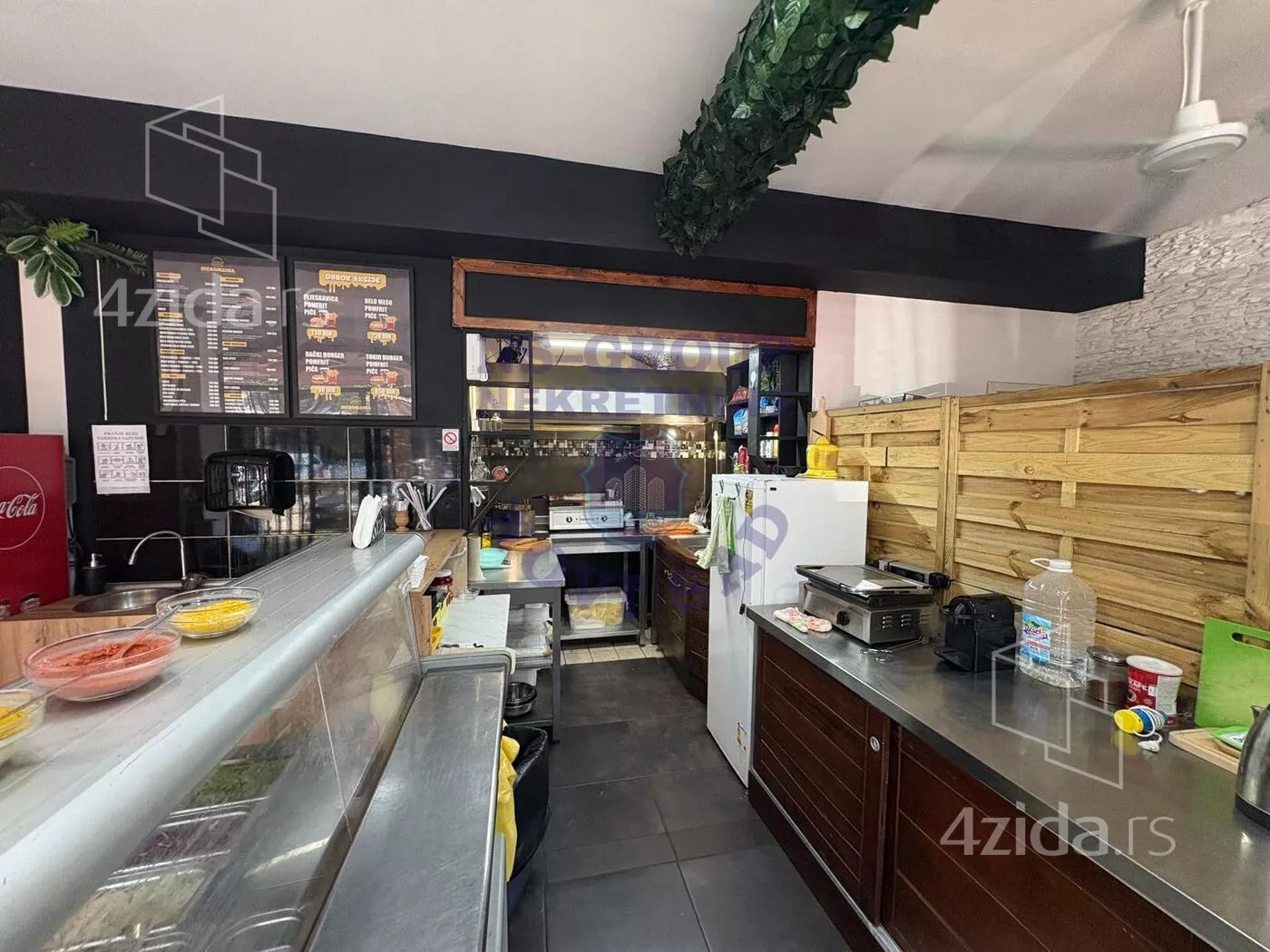 Lokal | 4zida