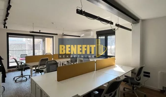 Poslovna zgrada | 4zida