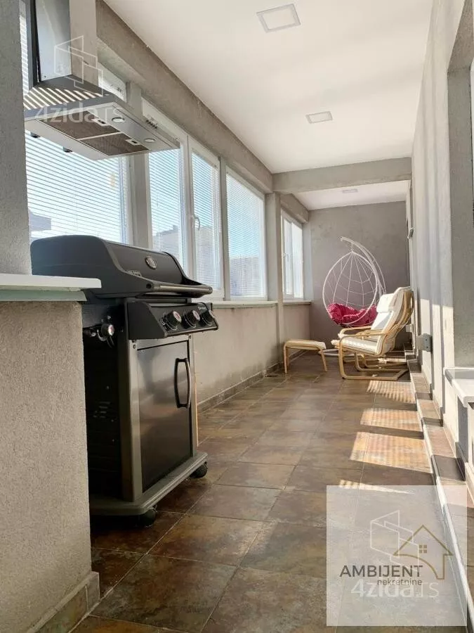 Troiposoban stan | 4zida