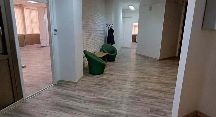 Poslovna zgrada | 4zida